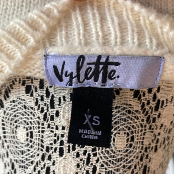 Cream colored sweater - Picture 4 of 6